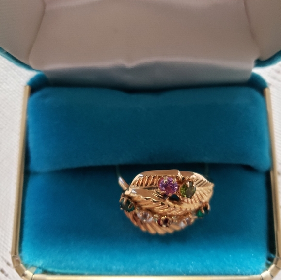 Vintage 1976 Sarah Coventry Mothers Ring Gold-Tone - Picture 3 of 9